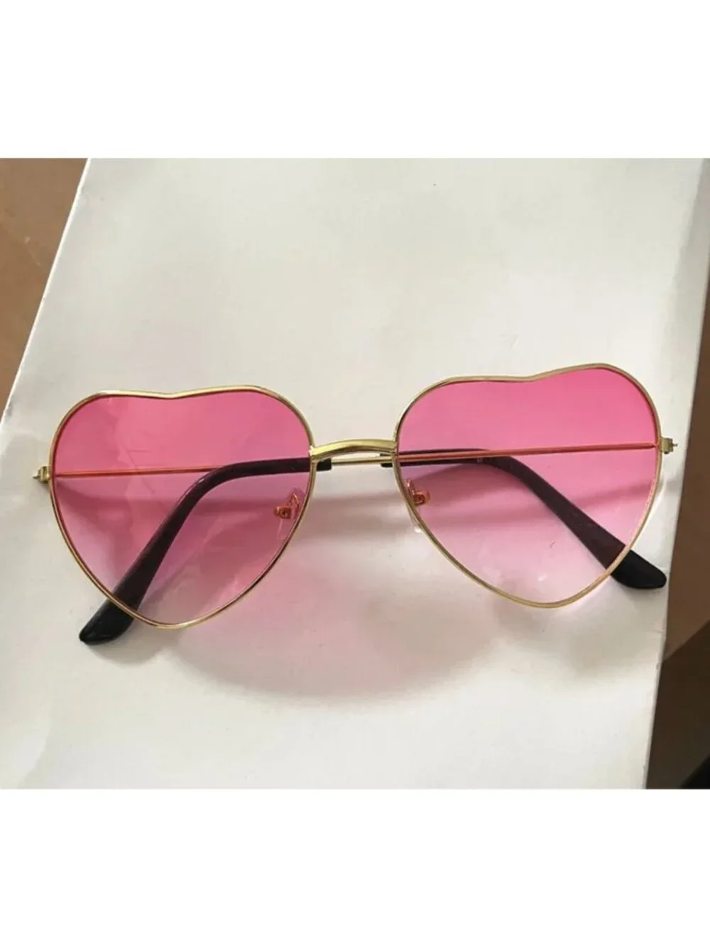Heart-Shaped Rose Red / Pink Gradient Sunglasses With Gold Frame
